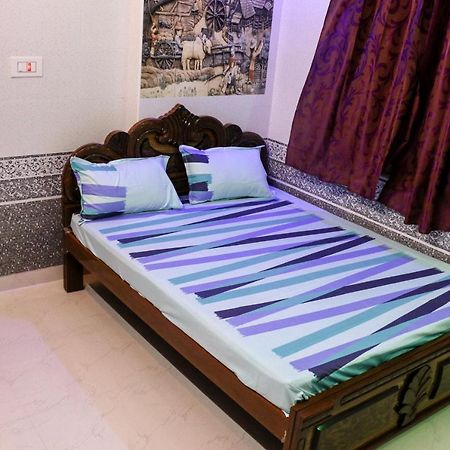 Sri Priya Lodge Dharmapuri 外观 照片